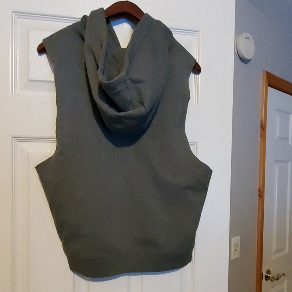 Vest - Picture 2 of 2